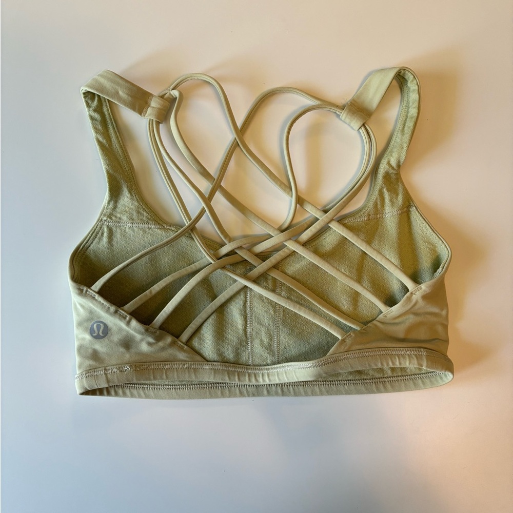 Lululemon free to be bra